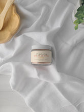 Cargar imagen en el visor de la galería, Exfoliating Pink Kaolin Clay Mask
